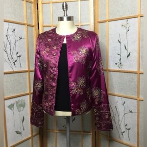 Chicos Blazer fuchsia in color Asian style  Embellished on satin
Sz 0/XS